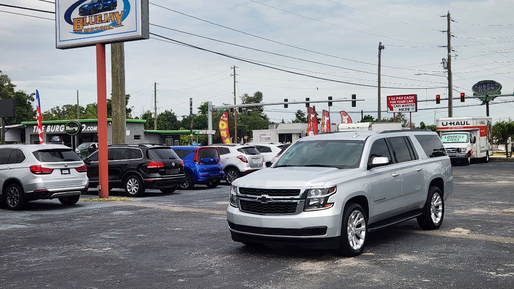 2018 Chevrolet Suburban 2WD 1500 LT's photo
